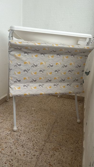 Trocador de Bebé com Banheira e Prateleira – Branco