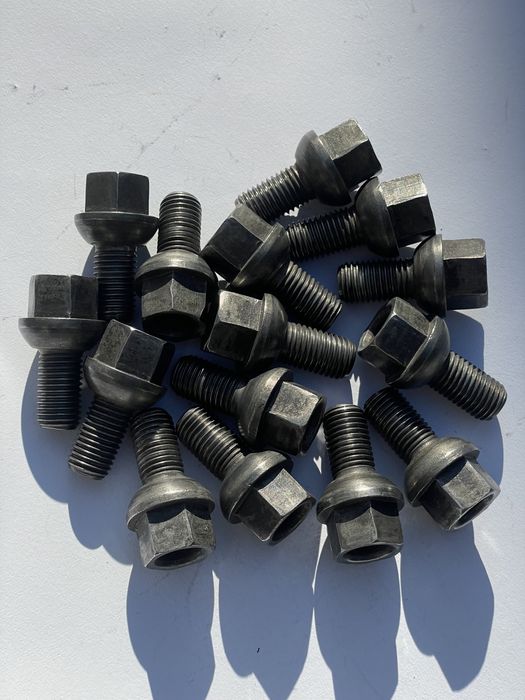 Болти колісні Mercedes та AMG w123 w126 w116 R107 w124 w201 190 w210