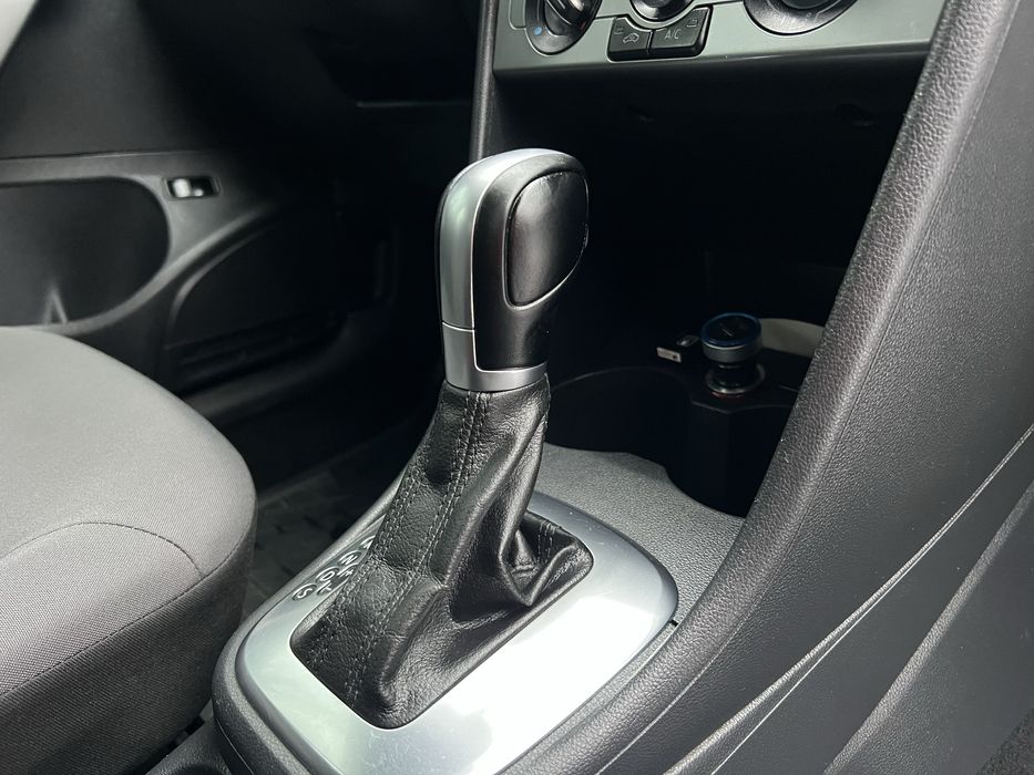 Продам свій Офіційний Фольксваген Поло 1,6 МРі automatic