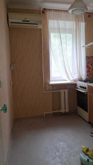 продам 1 комн на Бочарова  19 999  у.е