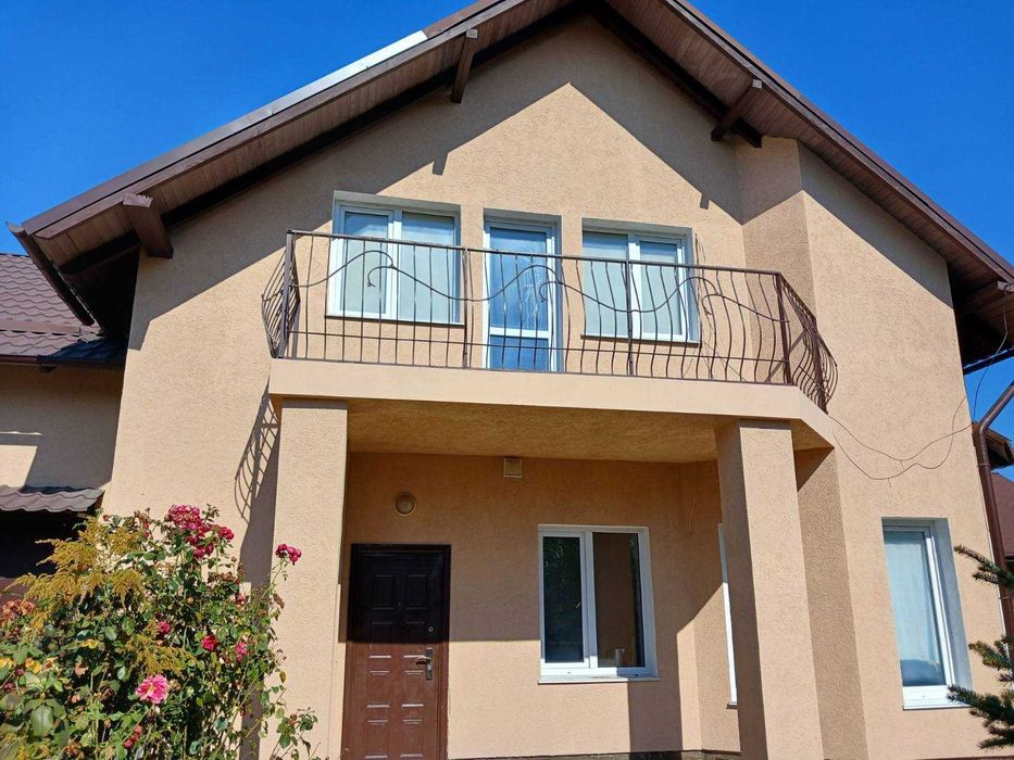 Будинок з незавершеним ремонтом 178м.кв. з гаражем