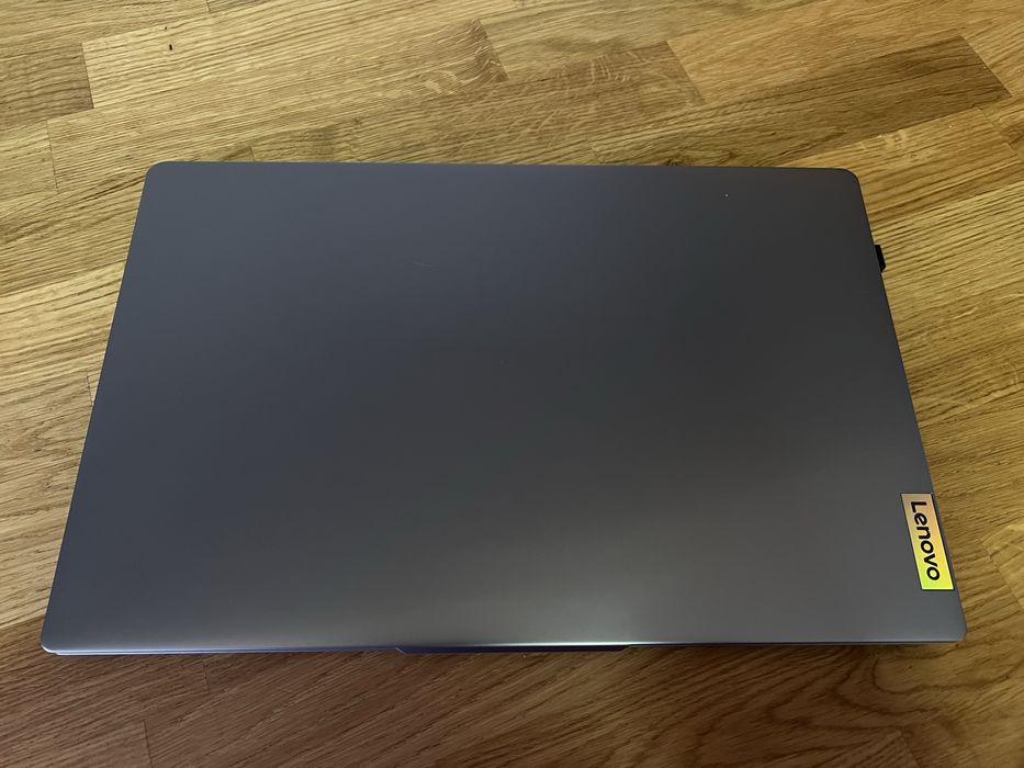 Lenovo IdeaPad Slim 3 15IAN8 – Como Novo – Pouco Uso
