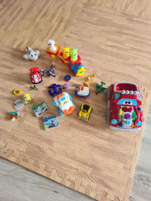 Carro didáctico e outro brinquedos