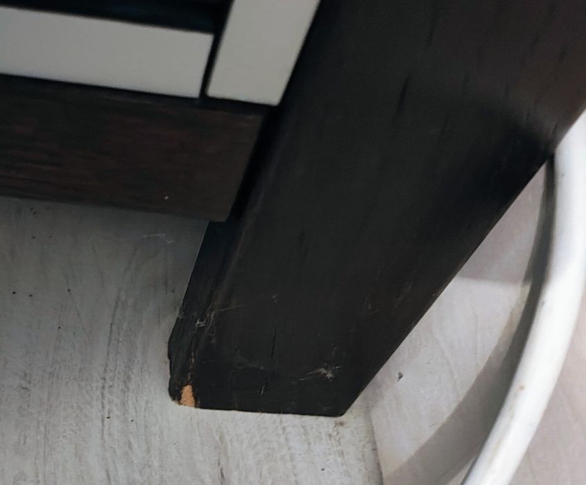 Zestaw mebli drewnianych