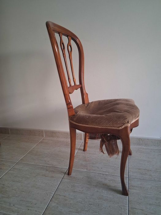 Mesa Oval antiga para 6 pessoas com cadeiras de madeira talhada (2x1m)