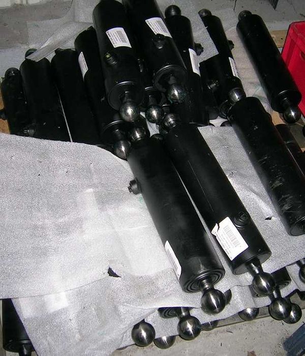 Siłownik wywrotu skok 500 kula/kula przyczepa HL,HW6011 nowy polski fv