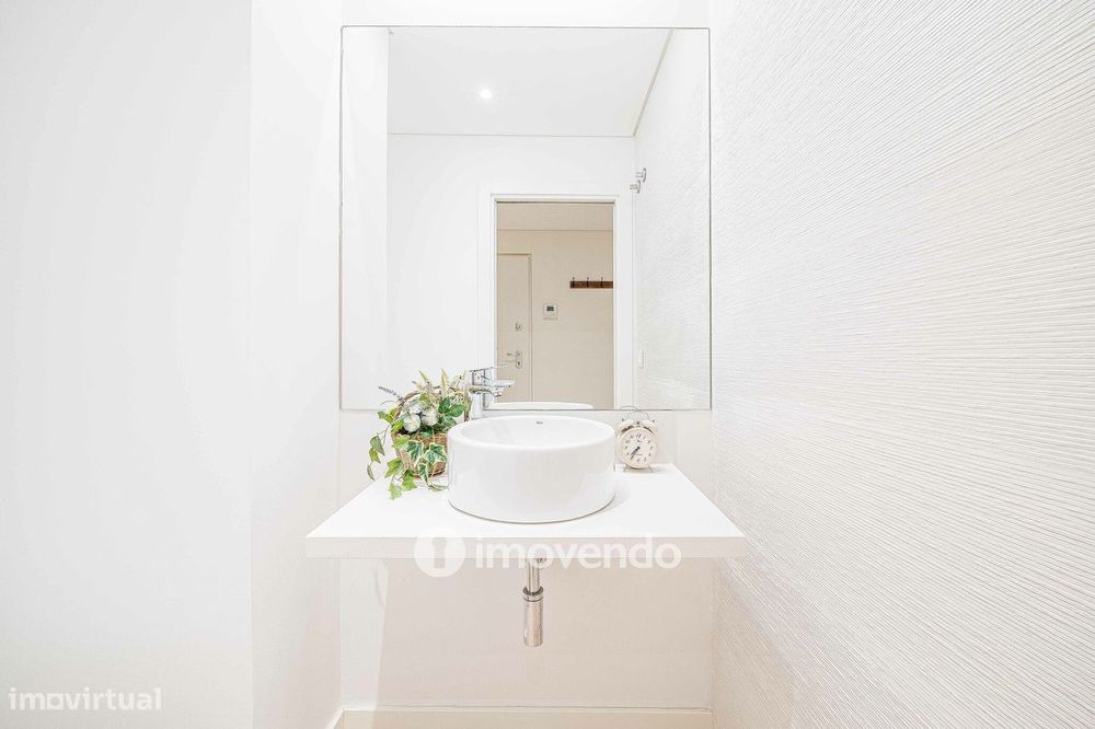 Apartamento T2 moderno, com estacionamento, na Alta de Lisboa