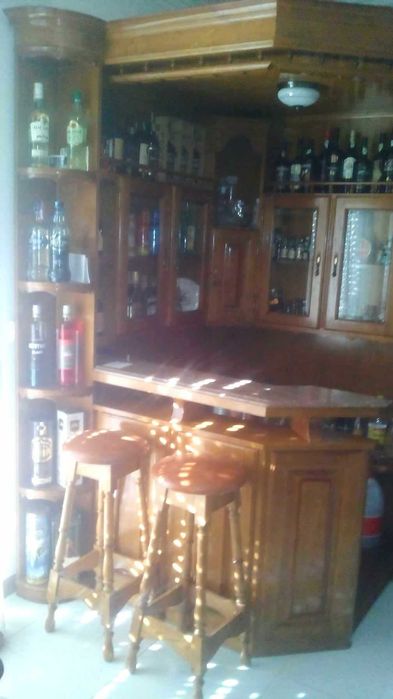 Vende-se Bar de Carvalho