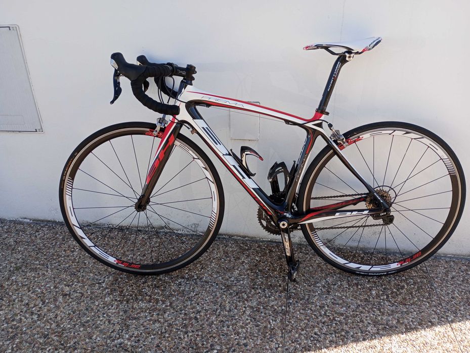 Bicicleta BH prisma em carbono