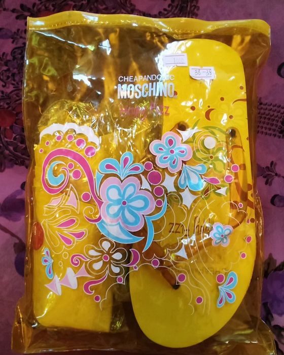 Moschino оригінал