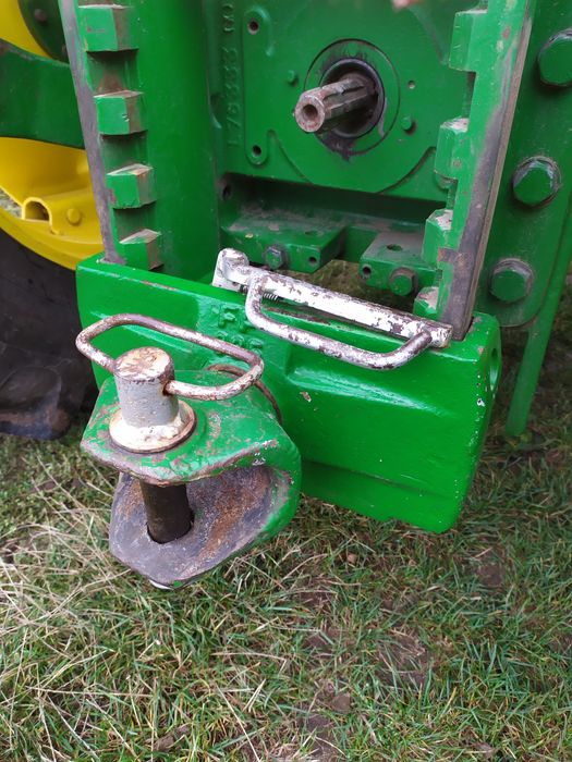 Трактор John Deere 6200