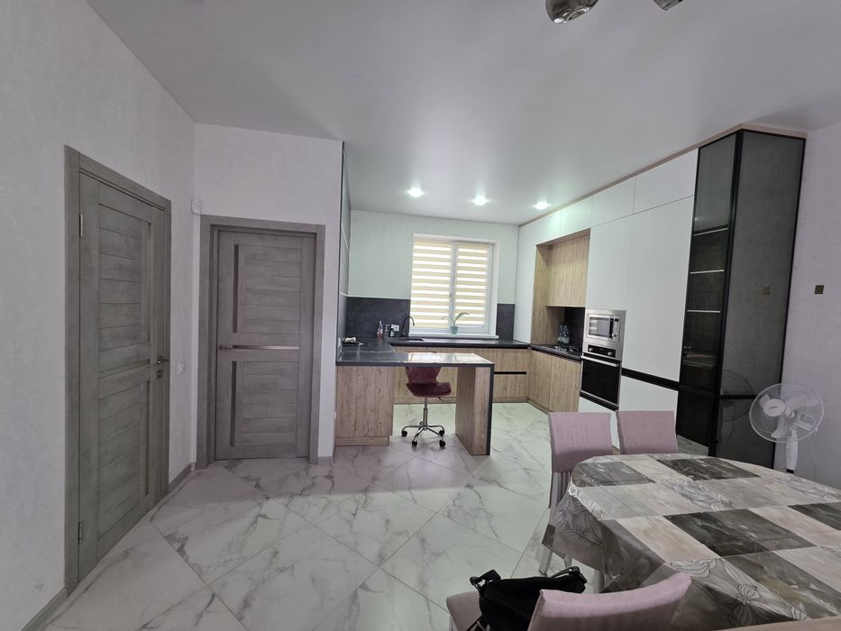 Здам в оренду таунхаус.  Район новобудов.