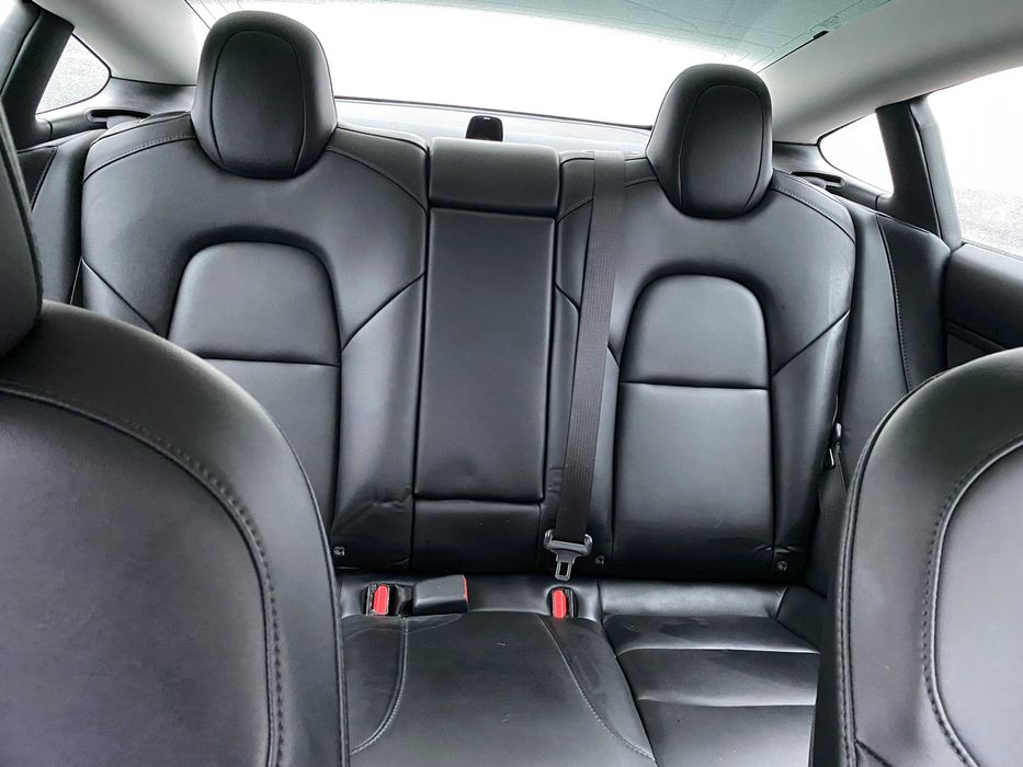 Шрот розборка розбірка Tesla Model 3  бампер двері фара ліхтар