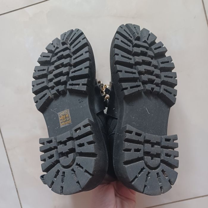 Botki GUESS jak nowe 38/ salon 469 zł