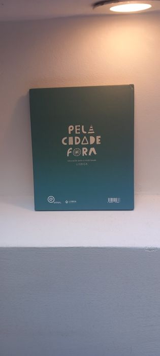 Livro infantil LX Hostel da autora Ana Magalhães E Isabel Alçada