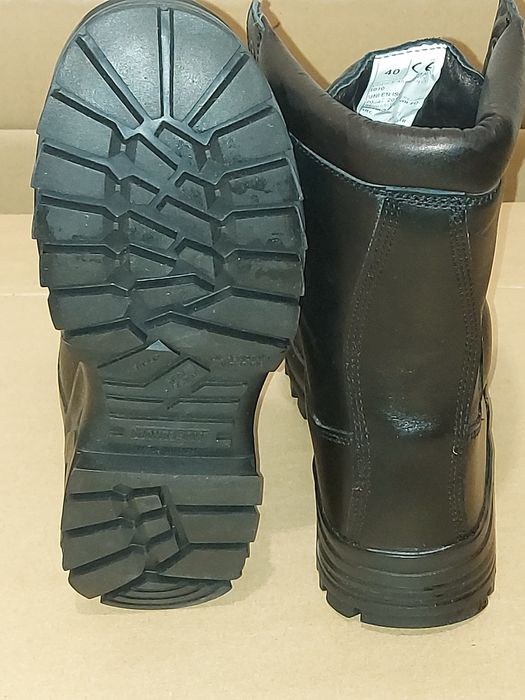 Botas pretas Montebove tamanho 40 novos, oferecem conforto