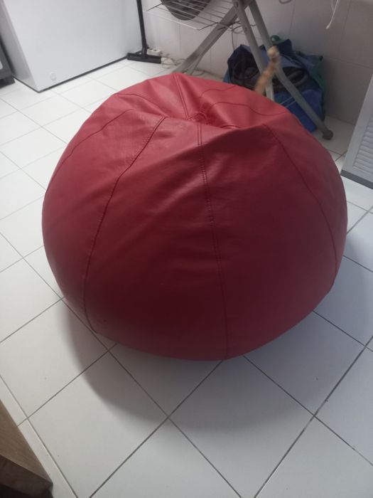 Puff em pele VERMELHO