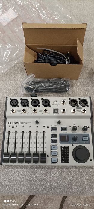 Ціфровий мікшерний пульт Behringer flow 8