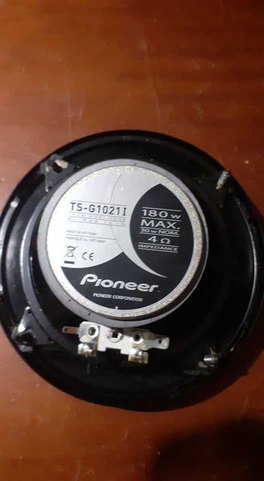 Colunas Pioneer pretas