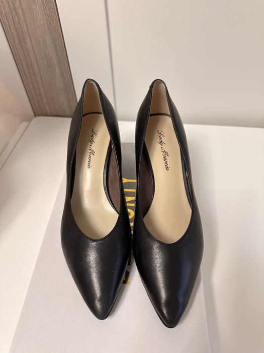 Туфлі човники на низьких підборах