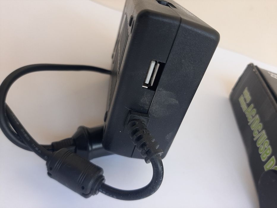 Универсальное зарядное устройство для ноутбука в авто 120 Вт инвертер