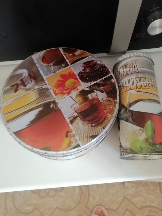 Набор из двух жестяных банок  для чая и печенья