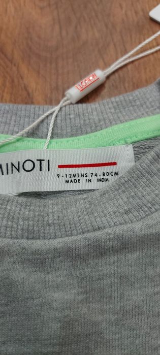 Komplet niemowlęcy bluza i spodenki 74-80