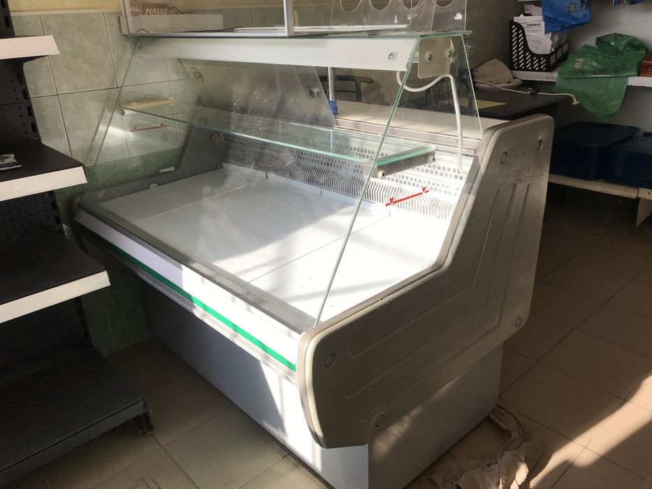 Холодильник вітрина ТехноХолод