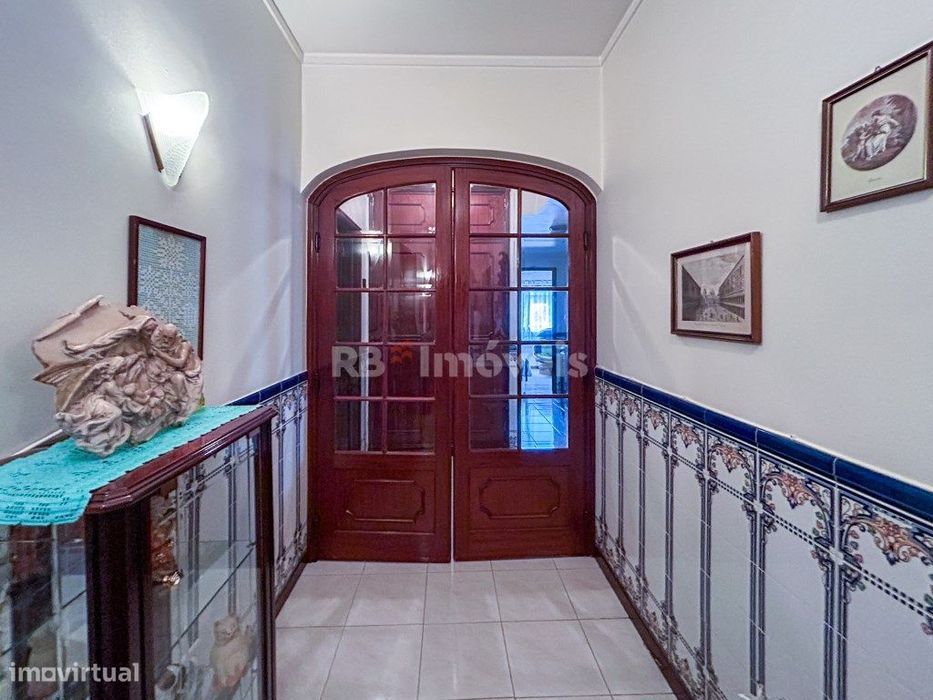 Apartamento T3 c/ arrecadação no sótão e acesso 2 elevadores - Cent...