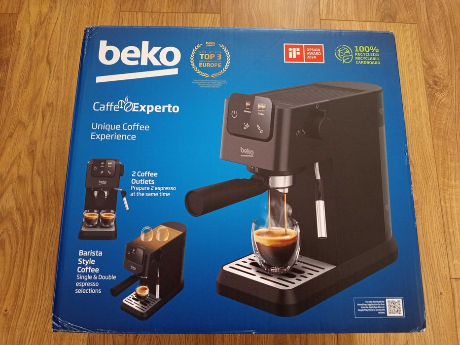 Kolbowy ekspres ciśnieniowy Beko CaffeExperto CEP5302B czarny nowy