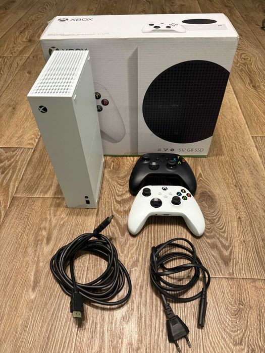 Microsoft Xbox Series S 512Gb, 2 геймпада, є аккаунт з EA FC 26 та ін.