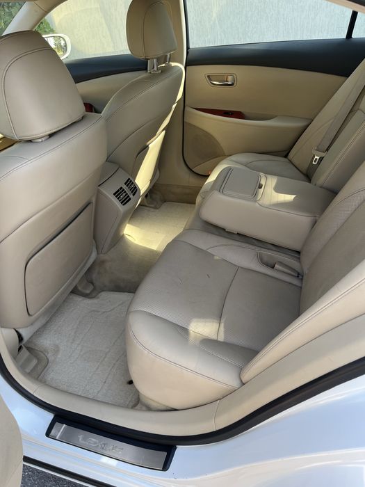 Продам лексус ЕС 2008 год