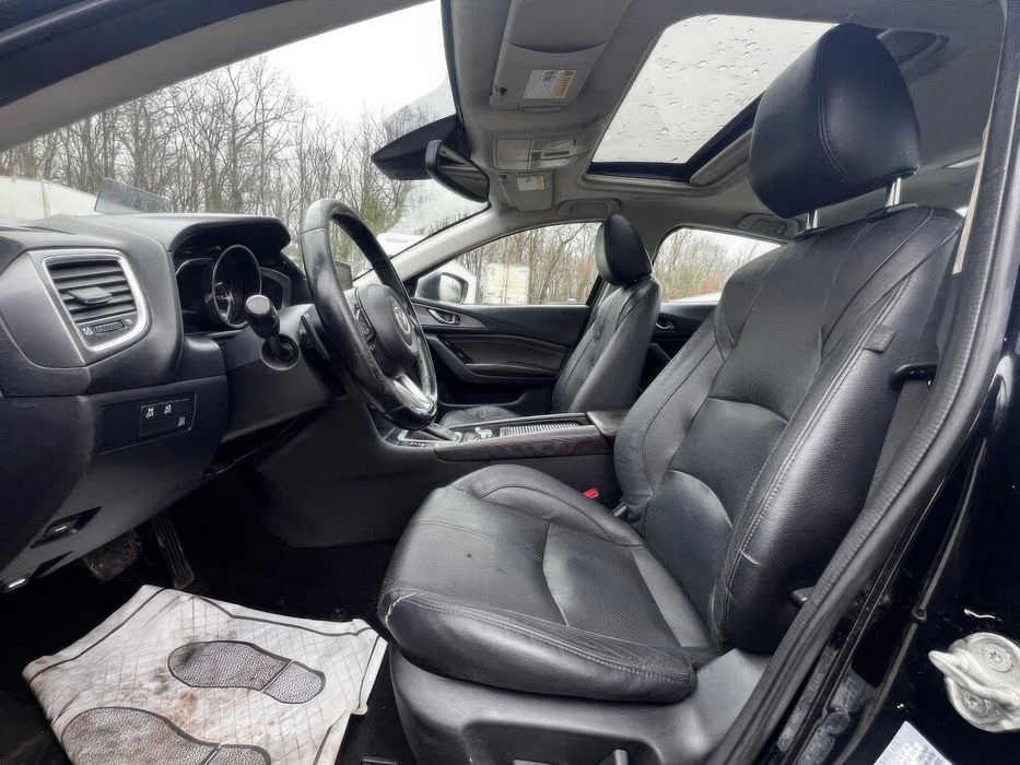 Mazda 3 Grand Touring      2017