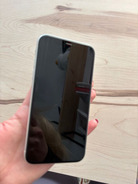 iPhone 11 64GB Branco