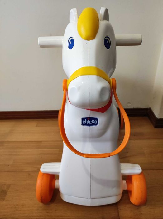 Cavalo de baloiço da Chicco em bom estado
