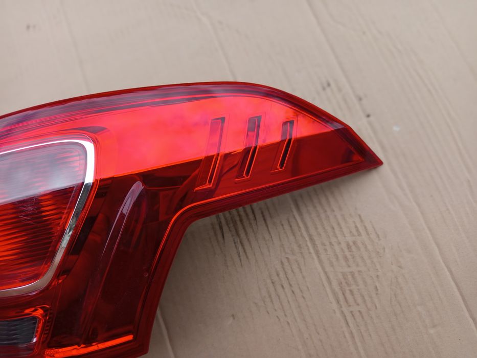 Lampa prawa Tył Ford B-Max 2014