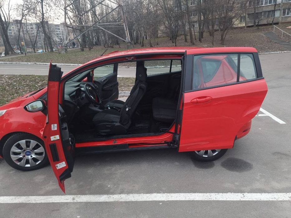 Продаж машини Ford B-max
