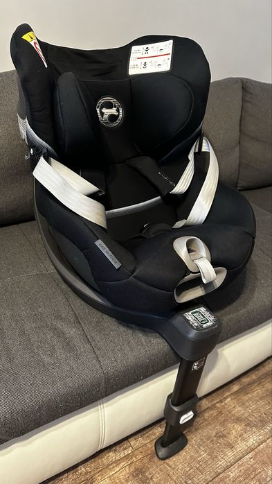 Fotelik Cybex Sirona SX2 i-Size z bazą obrotową
