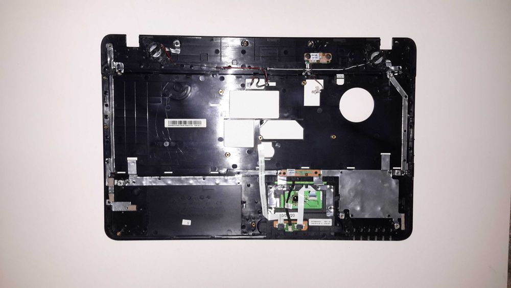 Fully Functional Laptop Screens.64739572587650124