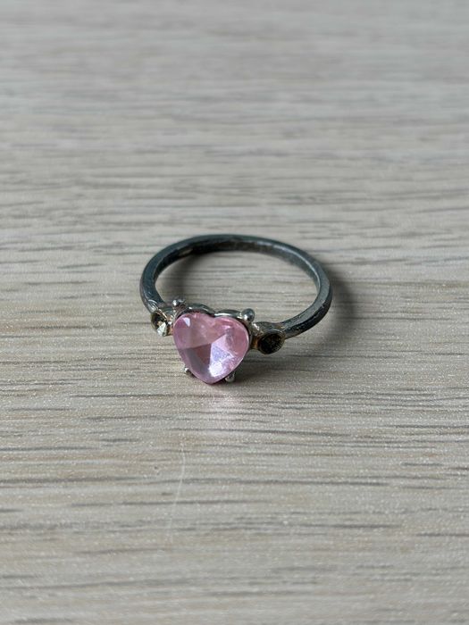 Pierścionek z różowym serduszkiem