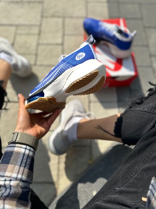 Жіночі оригінальні бігові кросівки Nike Air Zoom Tempo DV2147 400