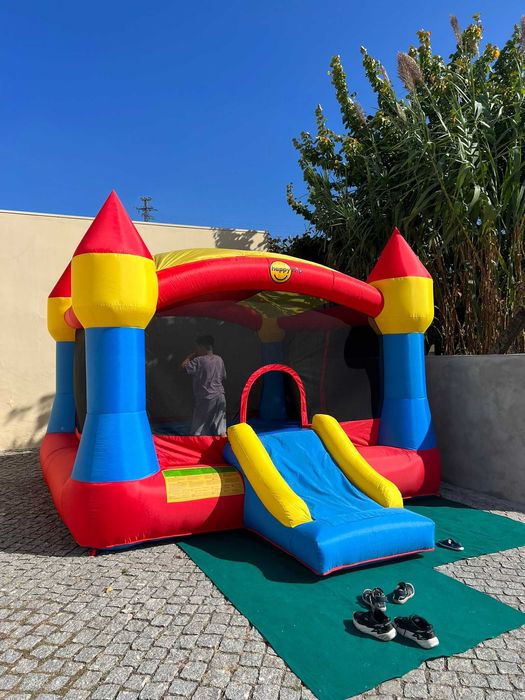 Insuflável e Trampolim