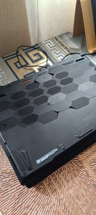 Laptop gamingowy MSI bravo 17 C7V