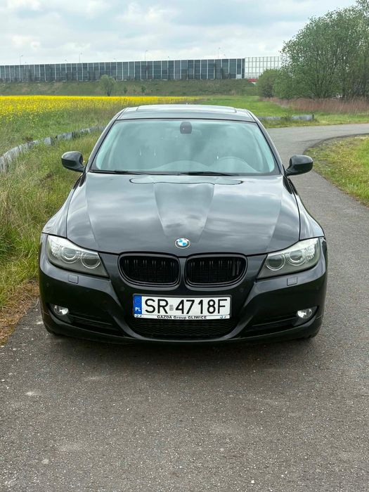 BMW E90 320D 2010r