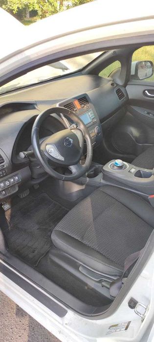 Оренда авто Прокат Аренда Київ Ліф Leaf 30квт