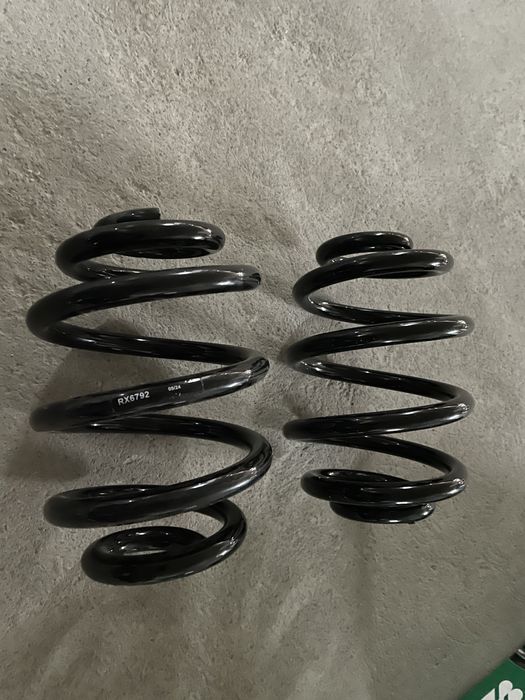 Molas Traseiras KYB para BMW Serie 3 E46