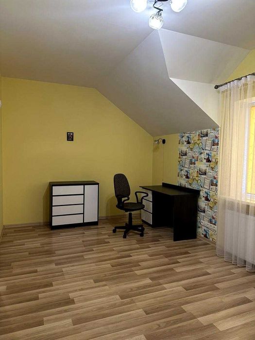 Оренда сучасного будинку у м.Львів на вул. Розточчя