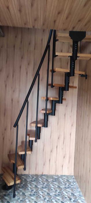 Модульні  Сходи в будинок