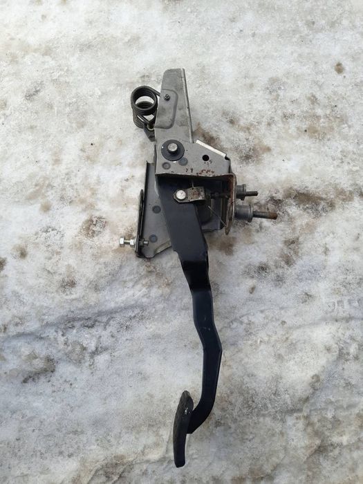 Педаль сцепления Мазда 6 2002-2007гг