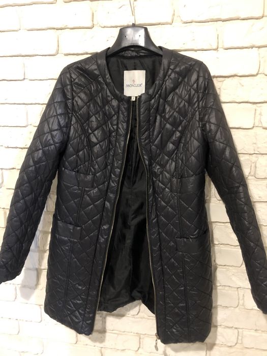 Продам куртку moncler